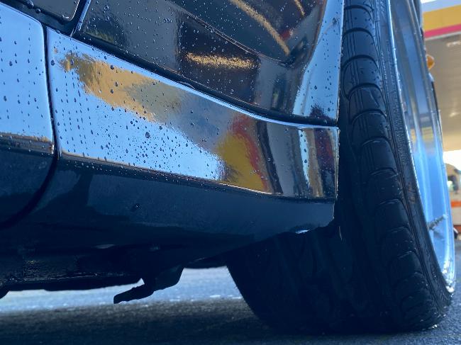 SUCHE Schmutzfänger vorne Rechts